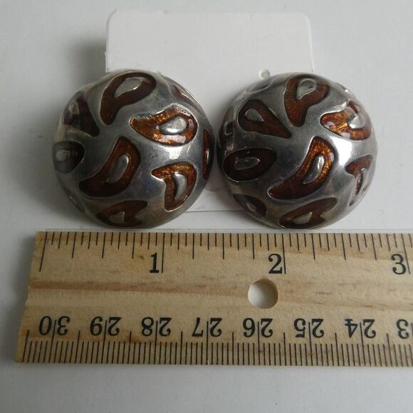 Vintage Silver Tone Paisley Enamel Convex Non Pierced Clip On Earrings Mod Retro - Picture 6 of 8